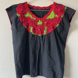 Mexican Huanengo Black w/ Red Embroidered Roses Sleeveless Blouse, Size L