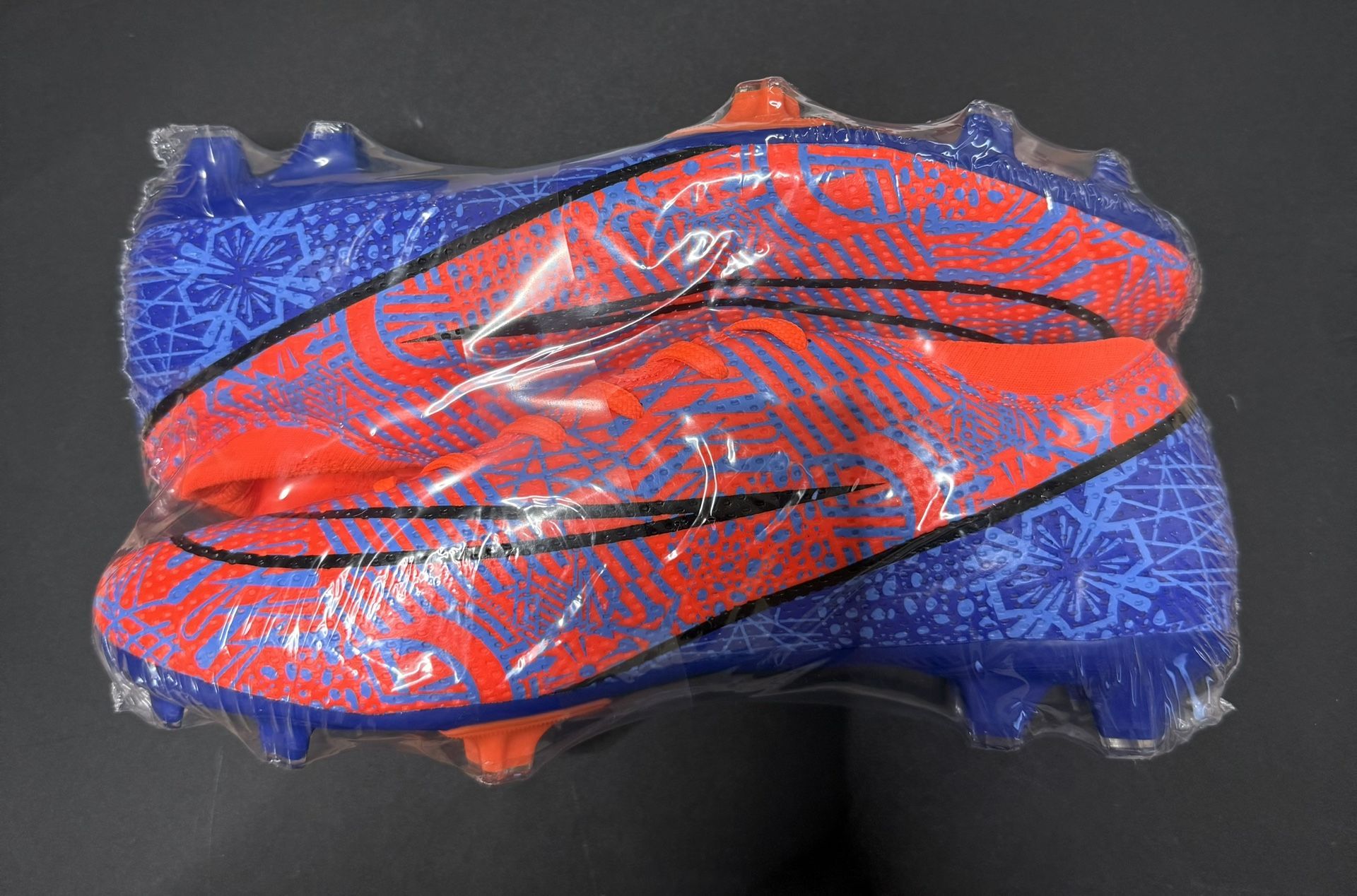 Men Soccer Shose Size 9-8.5-