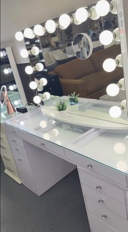 Makeup Vanity’s For SALE💄Many Styles & Sizes💅🏼Same Day Delivery & Set Up🛠️NO Credit Needed💸