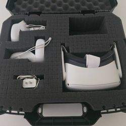 Oculus Quest 2 (128GB) with Hard Travel Case