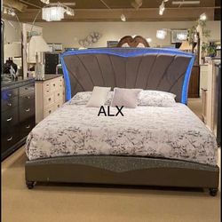 *Brad New Queen Bedroom Set 4 Piece LED -