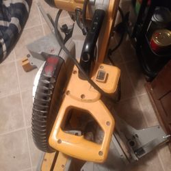 Dewalt 12 In Miter Sliding Saw