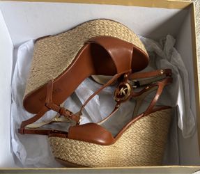 Michael Kors Tan Leather Espadrille Wedge Sandals – MK Logo T-Strap – Open Toe