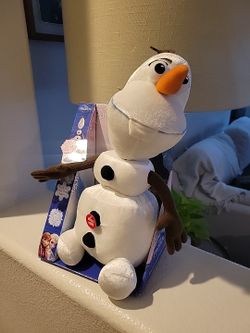 Disney Frozen Pull Apart and Talking Olaf Plush New in box
