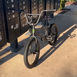 Hyperbike Co X Monster Energy Bmx Bike