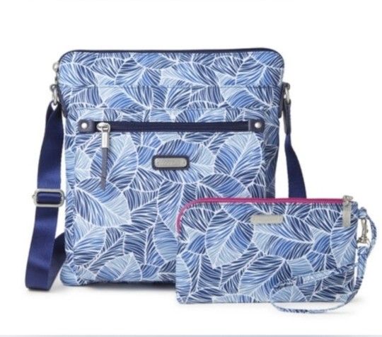 NWOT Baggallini Go Bagg with RFID Wristlet, MSRP: $78