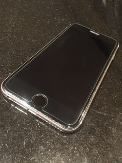 iPhone 6 UNLOCKED. Very good condition ready to go