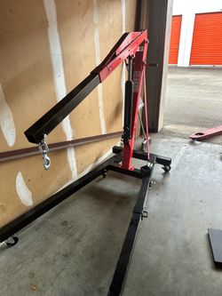 Pittsburgh 2 Ton Foldable Shop Crane. /     Grúa hidráulica plegable