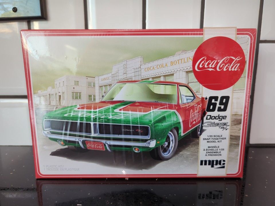 AMT/Ertl 1940 Ford Coca Cola G scale 1/25 Brand New Sealed Never Opened Complete