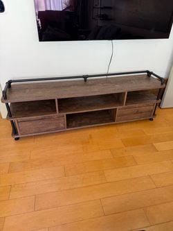 MUST MOVE SAT - Wood with iron finishes