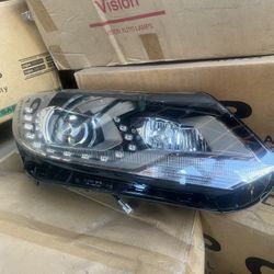 Right side headlight assembly Volkswagen Tiguan 2015
