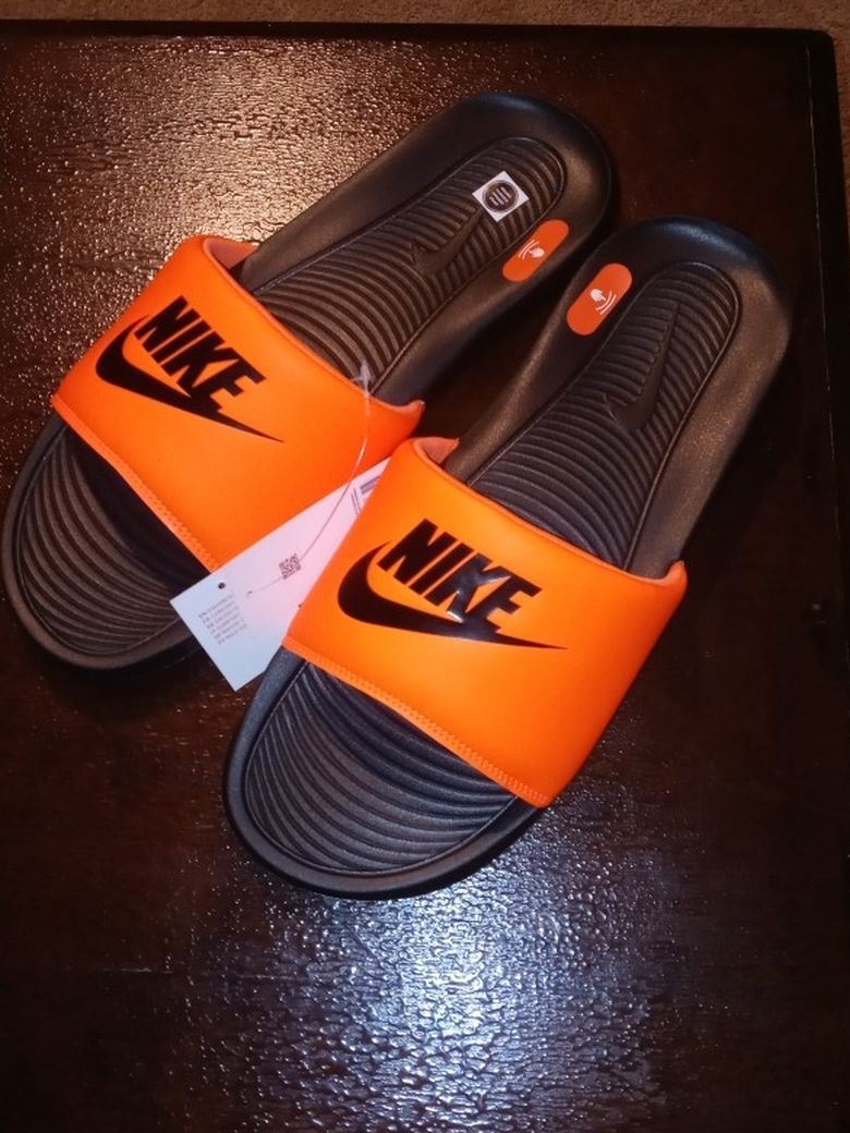 Nike Victory One Sliding Premium. Size 14M