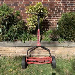 Mascot Deluxe Silent Cut Mower