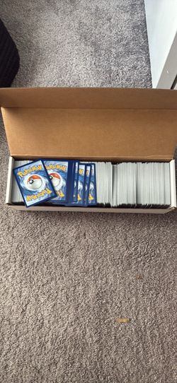 9000 bulk pokemon cards!