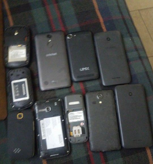 10 Used Cell Phone Bundle