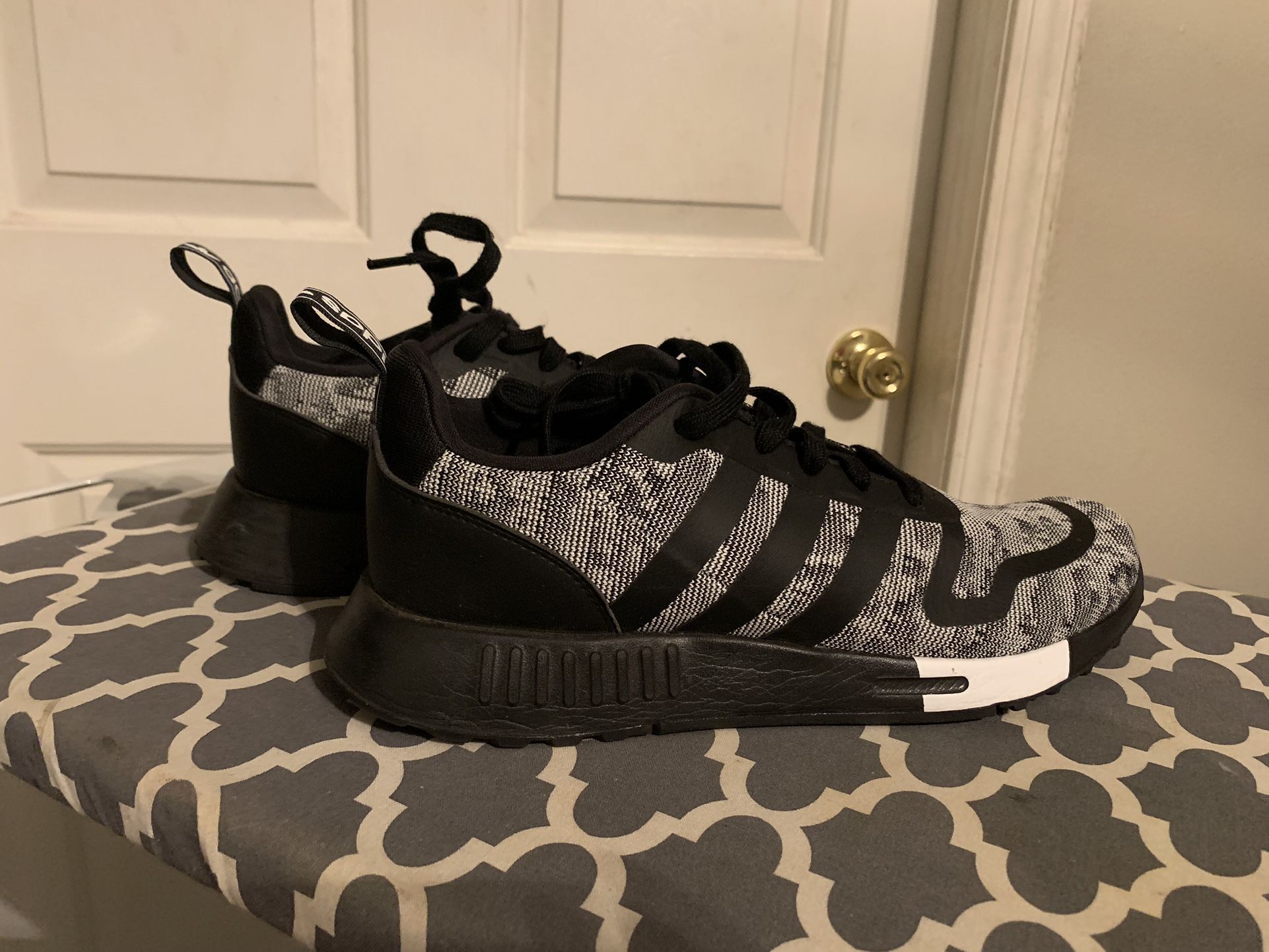 Adidas: Sold As Is (used) 10 1/2. Obo