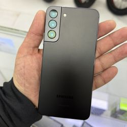 Galaxy S22 Plus 5G Unlocked 128GB! $279 Cash Or Card!!