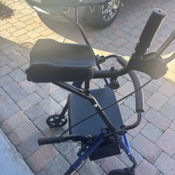 Upright rollator Walker