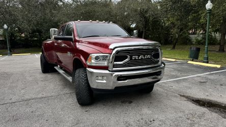 Ram 3500 Laramie Crew Cab 4x4