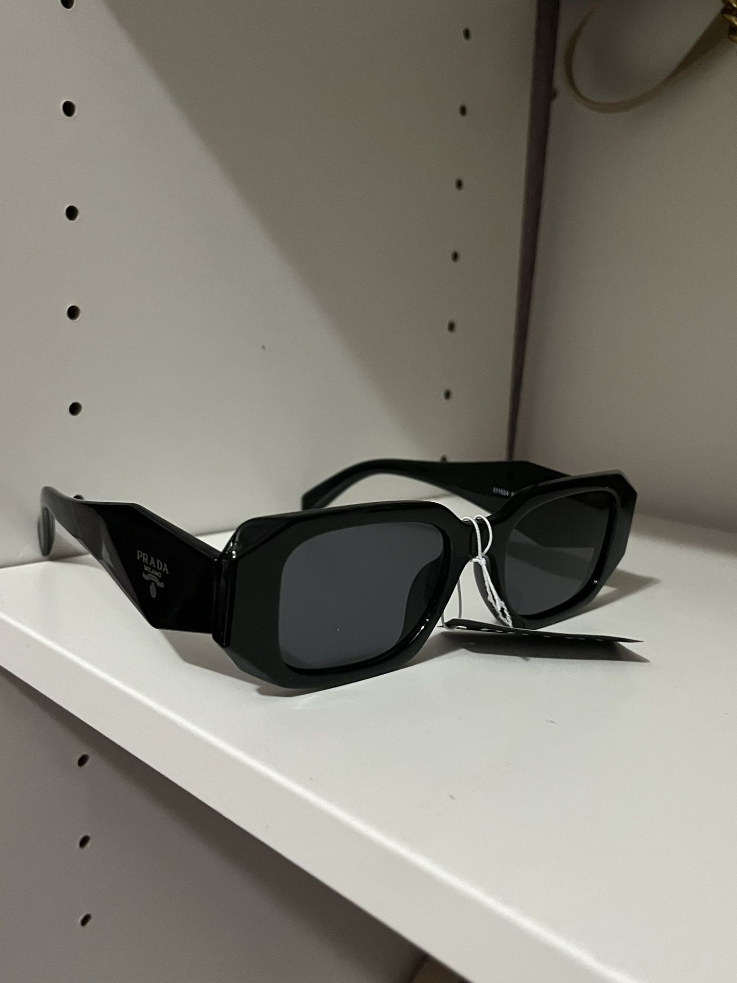 Prada Sunglasses for Sale in Los Angeles, CA OfferUp