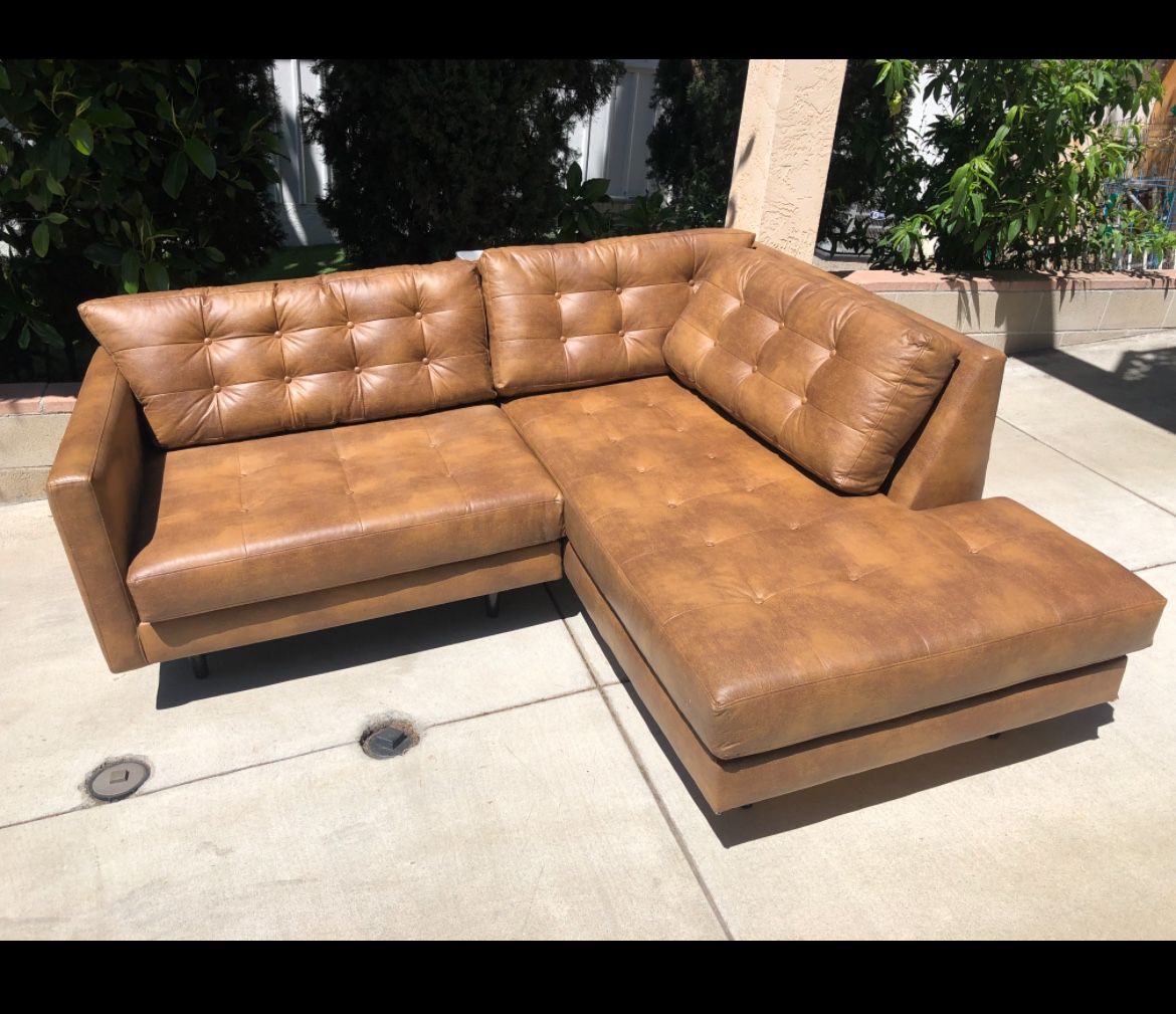 Comfortable & Spacious Couch - Excellent Condition