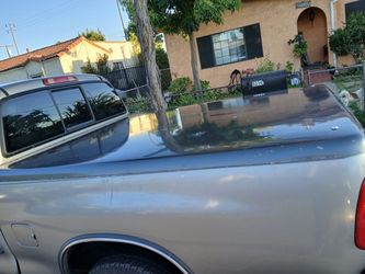 Tapa de seguridad para Toyota tundra muy buenas condiciones
