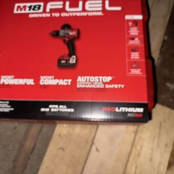 Milwaukee 2904-20 Hammer Drill + 2 Batteries + Charger
