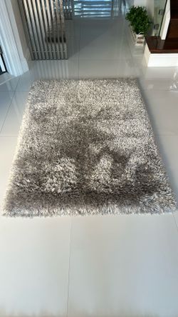 NEW Shaggy Center Rug – 3’3” x 4’7” – Gray! 