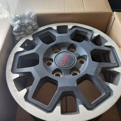 Set Of 4 2024 Toyota Trd Off Road Wheels W/wheel Locks