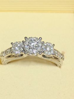 Anillo De 10k Oro Blanco Medida 10 .60 Puntos De Diamante