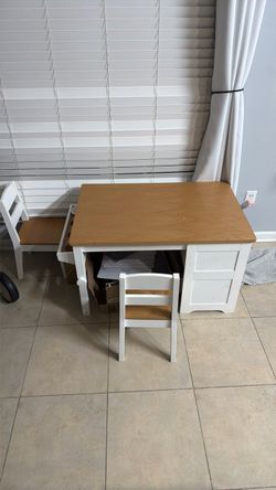 Kids Table and 2 Chairs Set