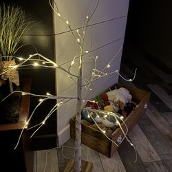 Nice White Birch Pree-Lit Tree