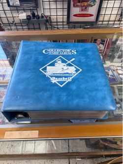 500+ Vintage Baseball Cards in Collector Binder