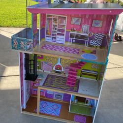 Doll House 