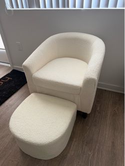 Accent Chair w ottoman