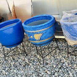 New Set Of 3 Pots With Stand $60 