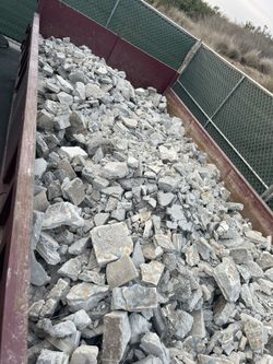 Looking for the lowest price in Southern California? This 15 Yard Lowboy for heavy materials beats any bin in its class.