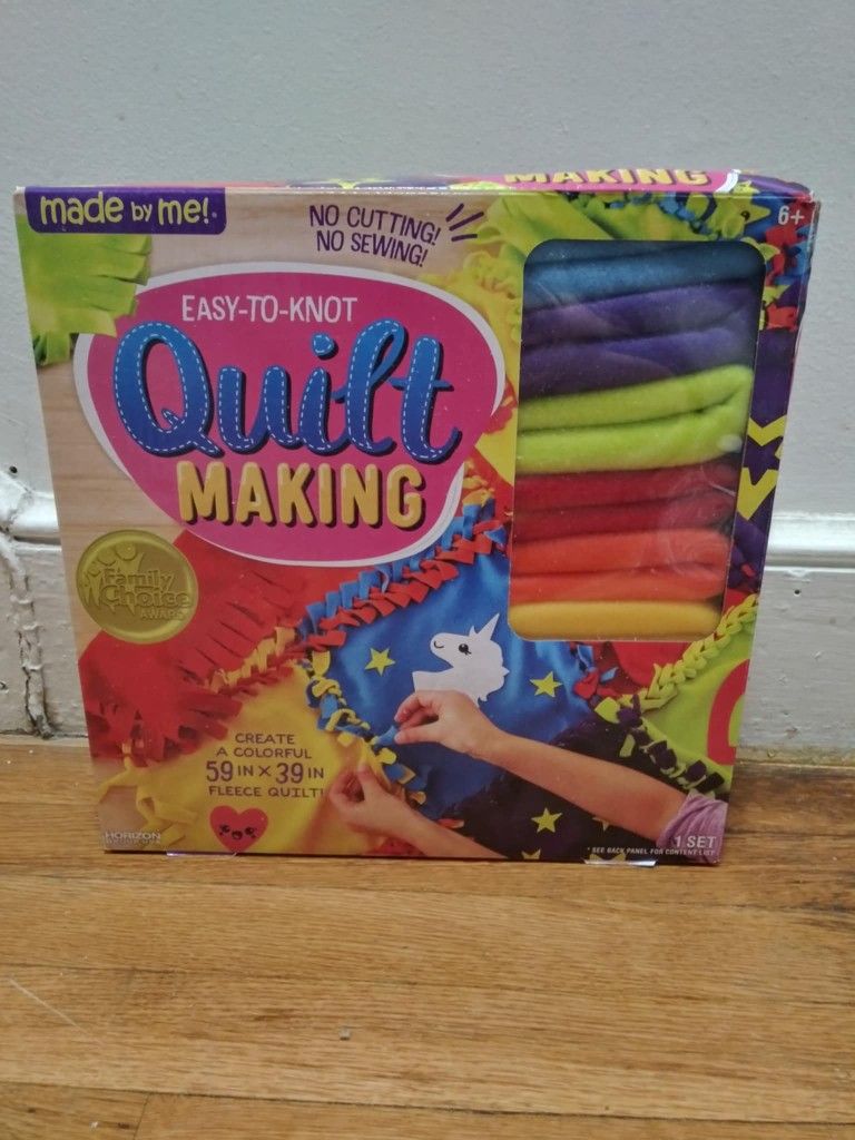 Easy to Knot Quilt Making Kit Unicorn 59x39 inch Ages 6+ Never Used Before.