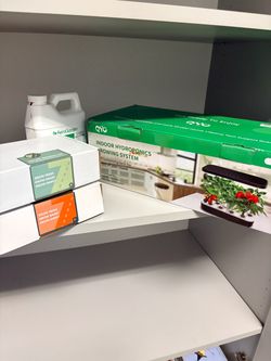 Indoor hydroponics growing system/used for one growing cycle