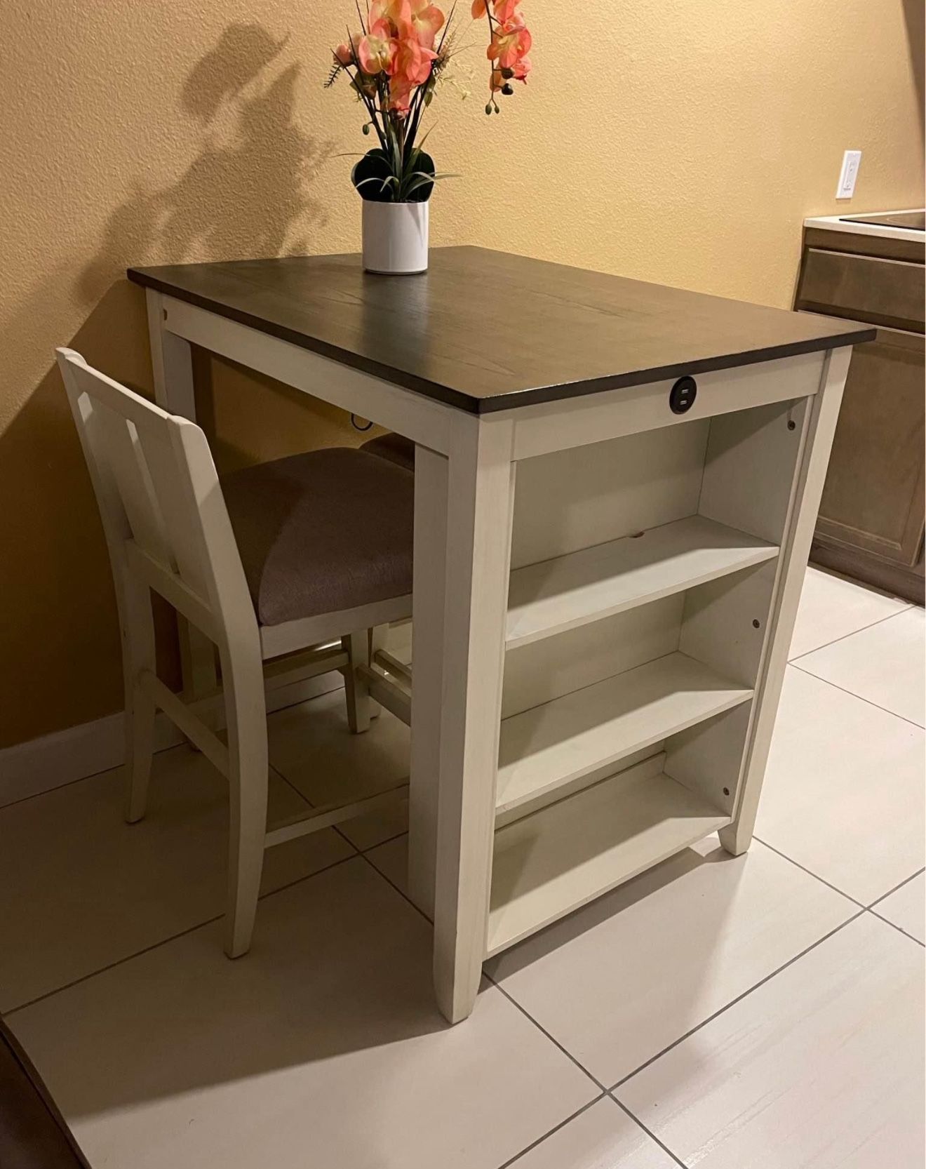 Farmhouse Dinner Table Set