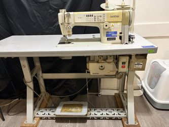 $400 OBO Brother Industrial Sewing Machine  in-store price brand new new $1(contact info removed)