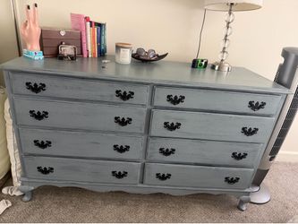 Dresser