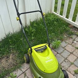 Electric Lawn Mower W/bag