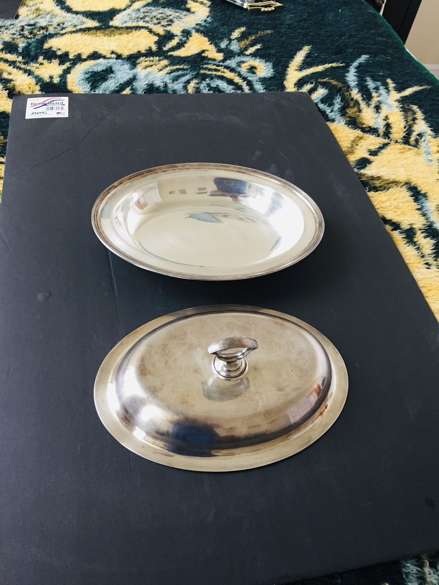 Vintage Antique. Metal oval bowl with lid. Like new condition. 11.25” x 8.25”.   Hight: 1.5” with no lid on. Hight: 4” with lid on - up to the top of 