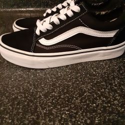 Vans womens 7.5 Good Condition 