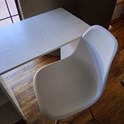 Kids Desk & Matching Chair 