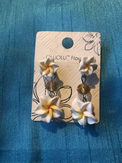 Oluolo Flowers Brand Hawaiian Tropical Flower Hibiscus Dangle Earrings pretty Jewelry New