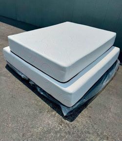 Queen size white memory foam mattress