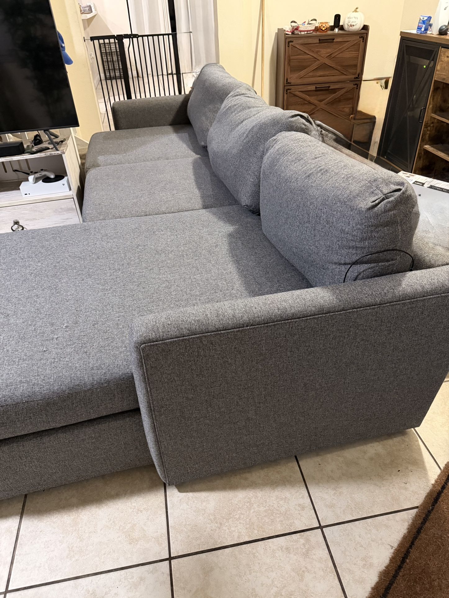 Sofa With Chaise 