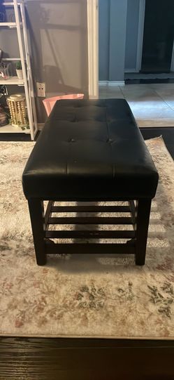 Tufted faux leather bench